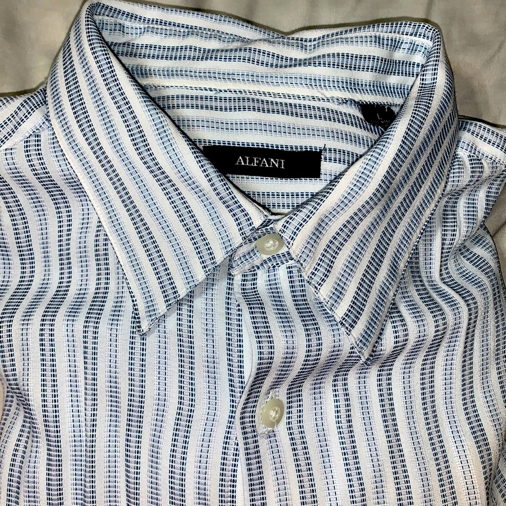 Alfani long sleeve  large shirt. SiE 16 1/2 34-35 Great condition